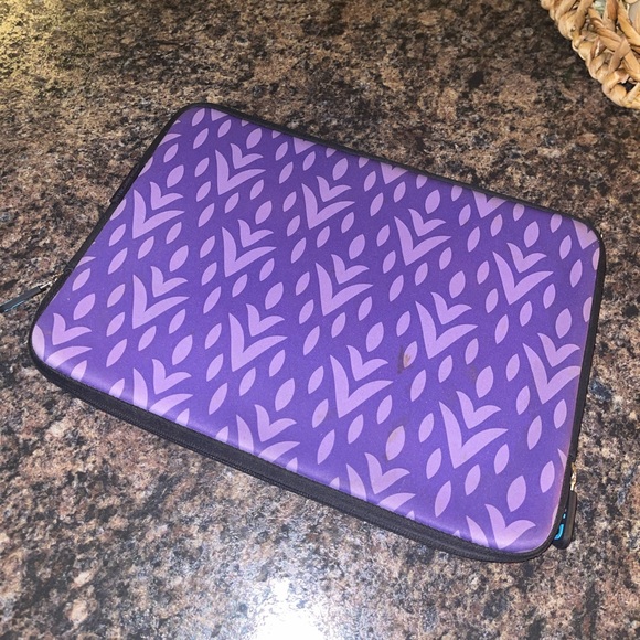 2015 MacBook Air 13 inch 120 GB - Picture 5 of 16